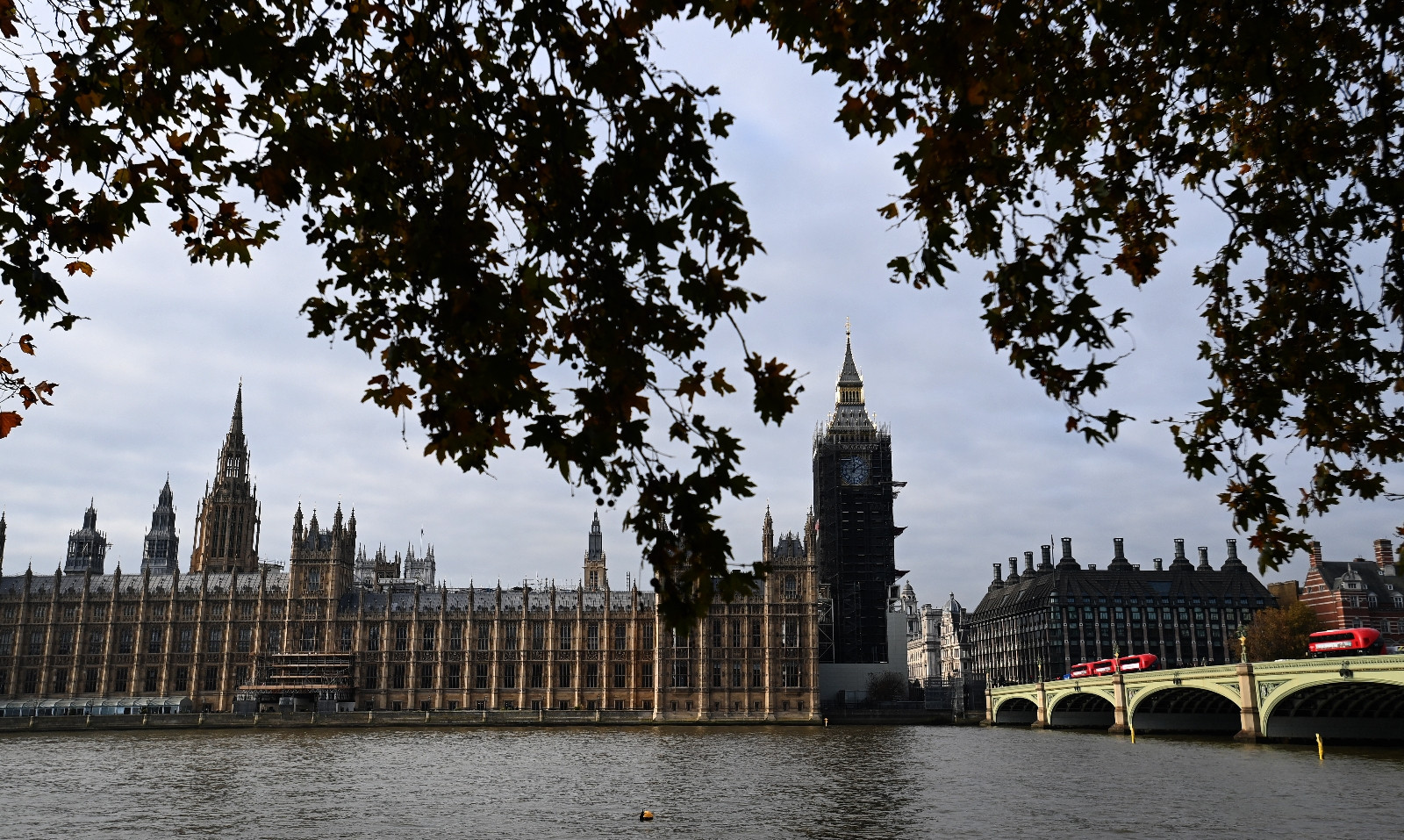 İngiltere Parlamentosunda Çinli ajan alarmı