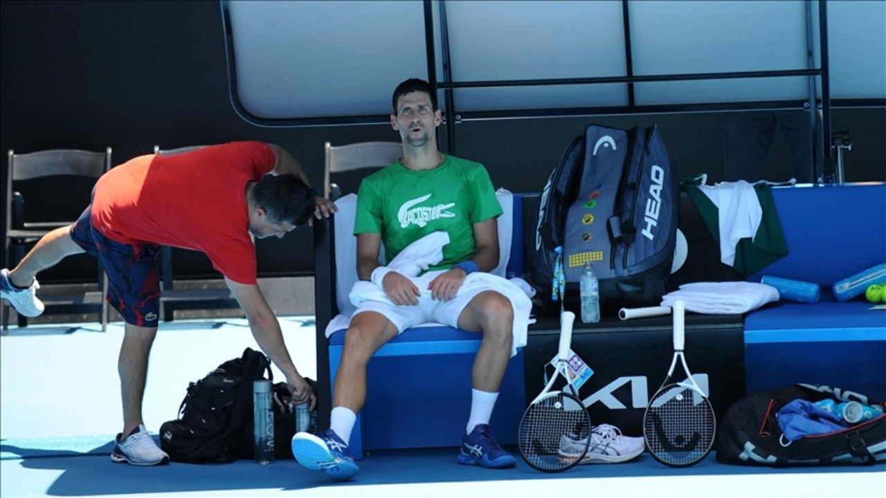 Djokovic yeniden mülteci oteline yerleştirildi