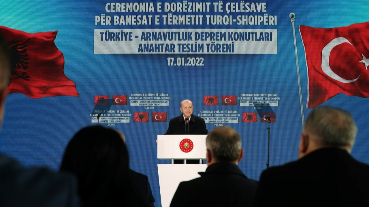 Erdoğan: Yaklaşık 42 milyon avroya mal olan evleri teslim ediyoruz