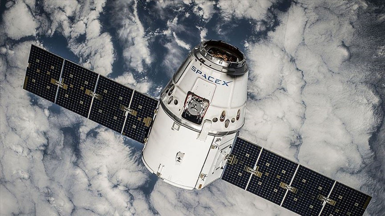SpaceX’in 4 astronotu yaklaşık 6 ay süren görevden döndü