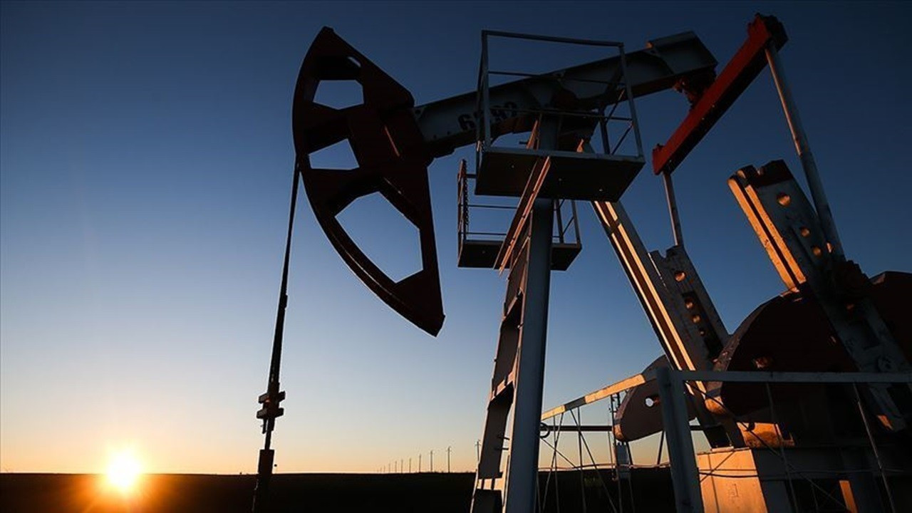 Brent petrolün varil fiyatı 93,72 dolara geriledi