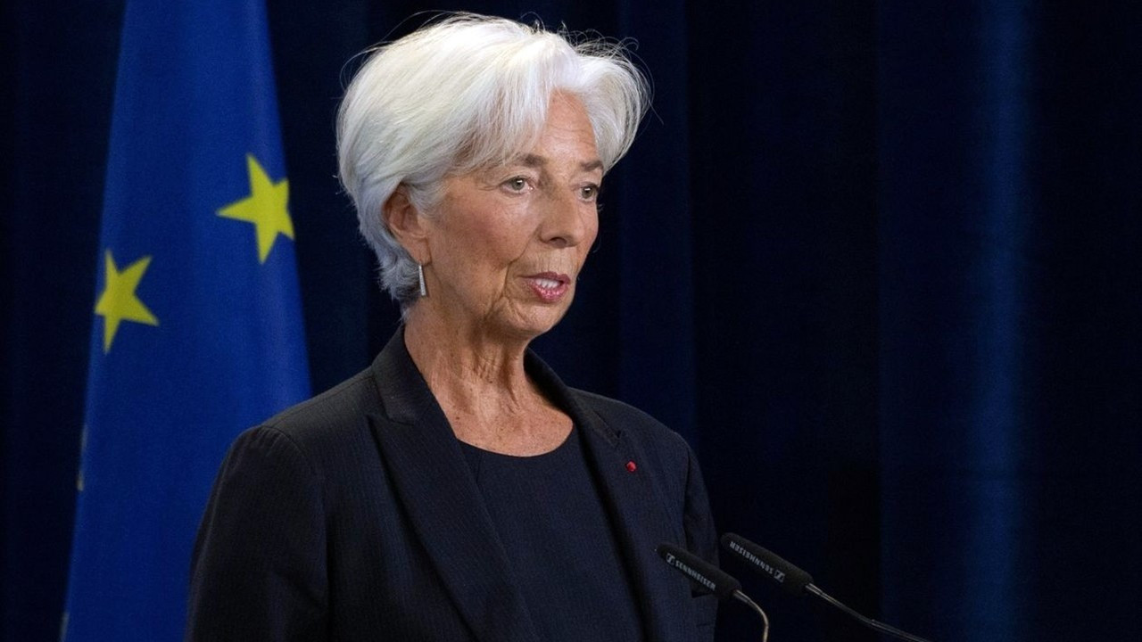 Lagarde: Yüksek enflasyon, harcamalara ve üretime zarar veriyor