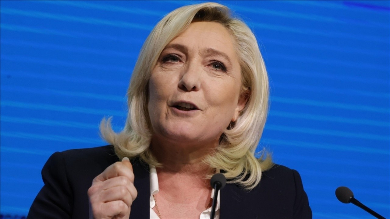 Le Pen'e 'yolsuzluk' soruşturması