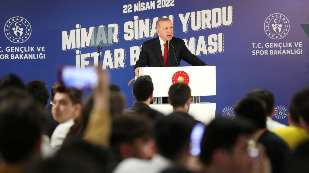 Cumhurbaşkanı Erdoğan: Öğrenci burslarını 25’inde yatıracağız
