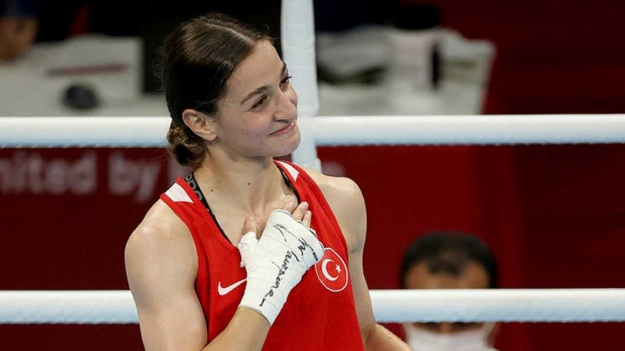 Milli boksör Buse Naz Çakıroğlu altın madalya kazandı