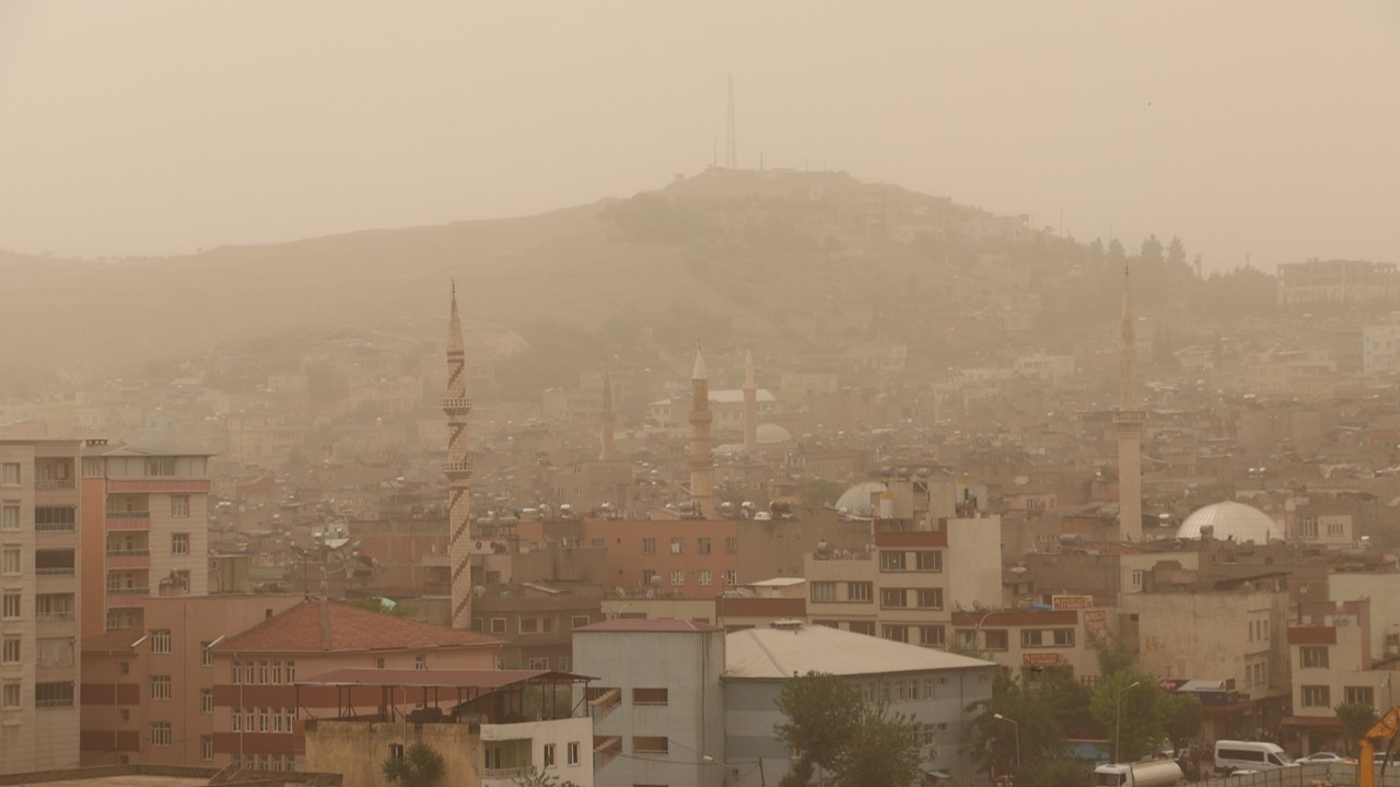 Türkiye'de toz taşınımı etkisini sürdürüyor