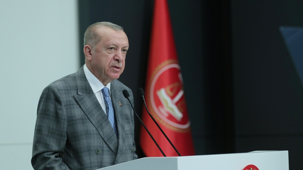 Erdoğan: Kamu görevlilerini tehdit ederek kendi siyasetçilerimize alan açmaya asla çalışmadık