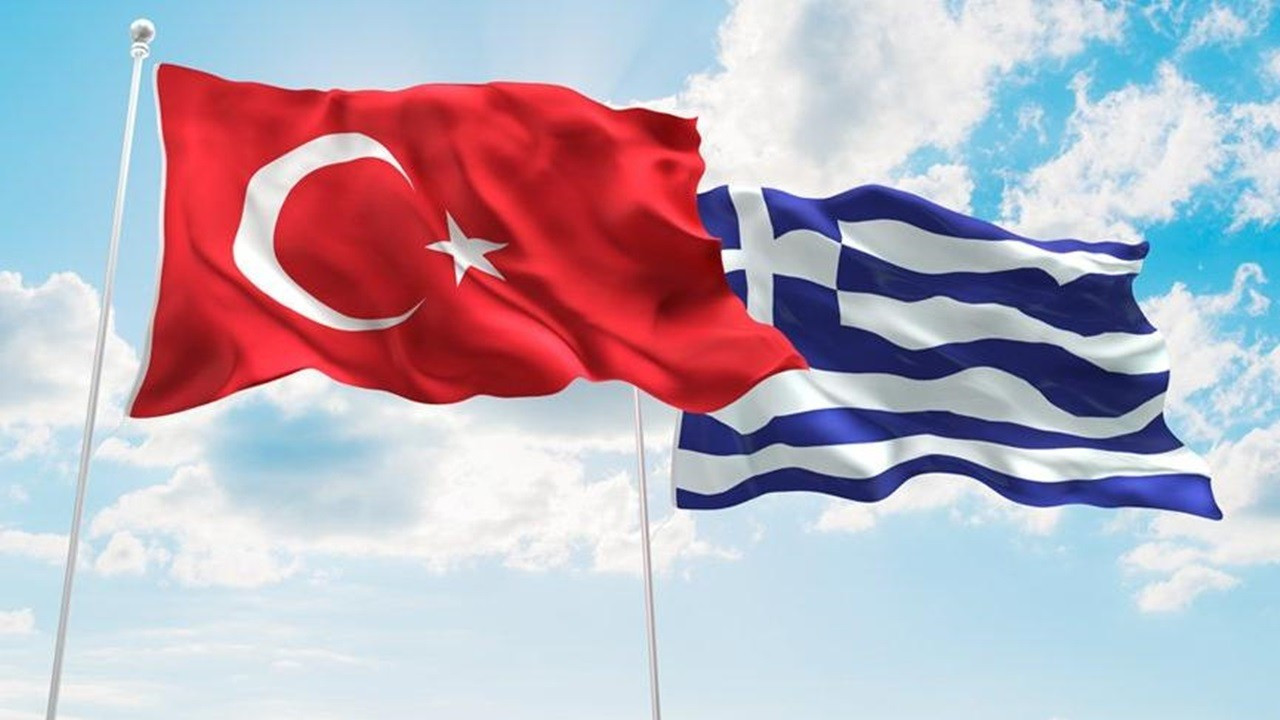 Yunanistan Savunma Bakanı: Türkiye'ye 'zeytin dalı' uzatmaya devam ediyoruz