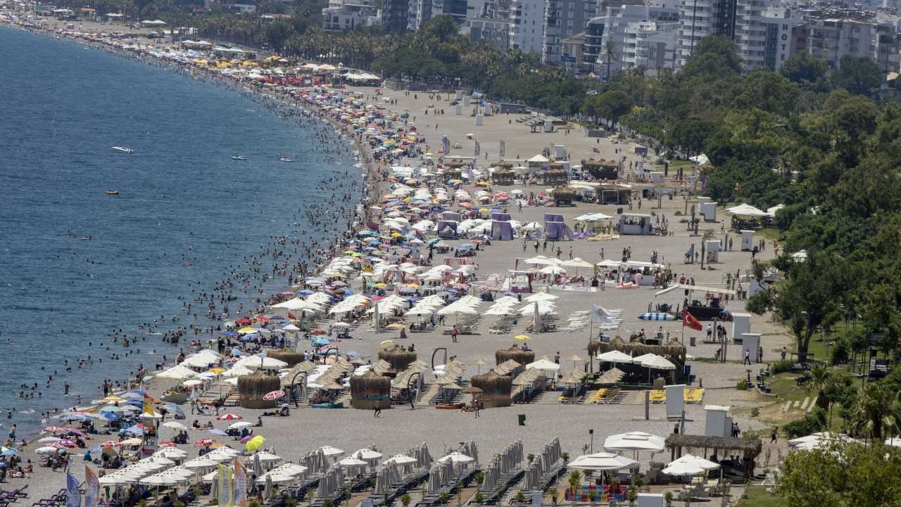 Antalya'da memurlar tayin istiyor: Günde 60 dava
