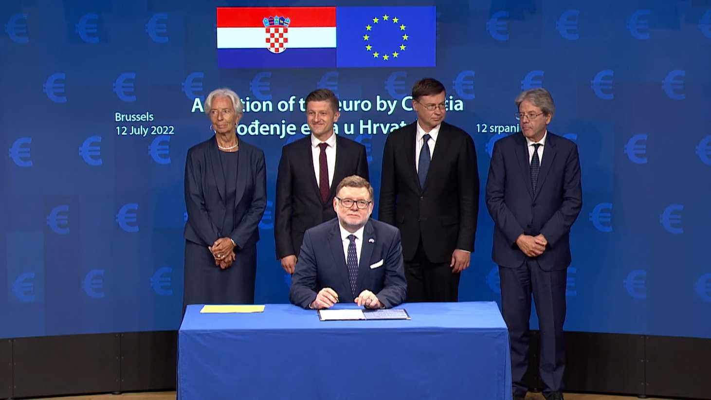 Hırvatistan resmen Euro Bölgesine katıldı