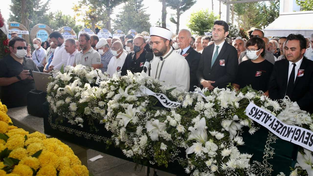 Ünlü eğitimci Nazmi Arıkan'ın cenazesi İstanbul'da toprağa verildi