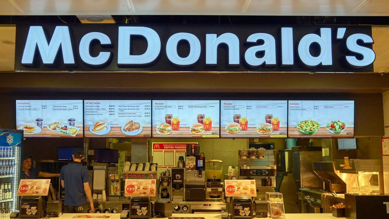 McDonald's, İngiltere'de 14 yıl sonra zam yaptı