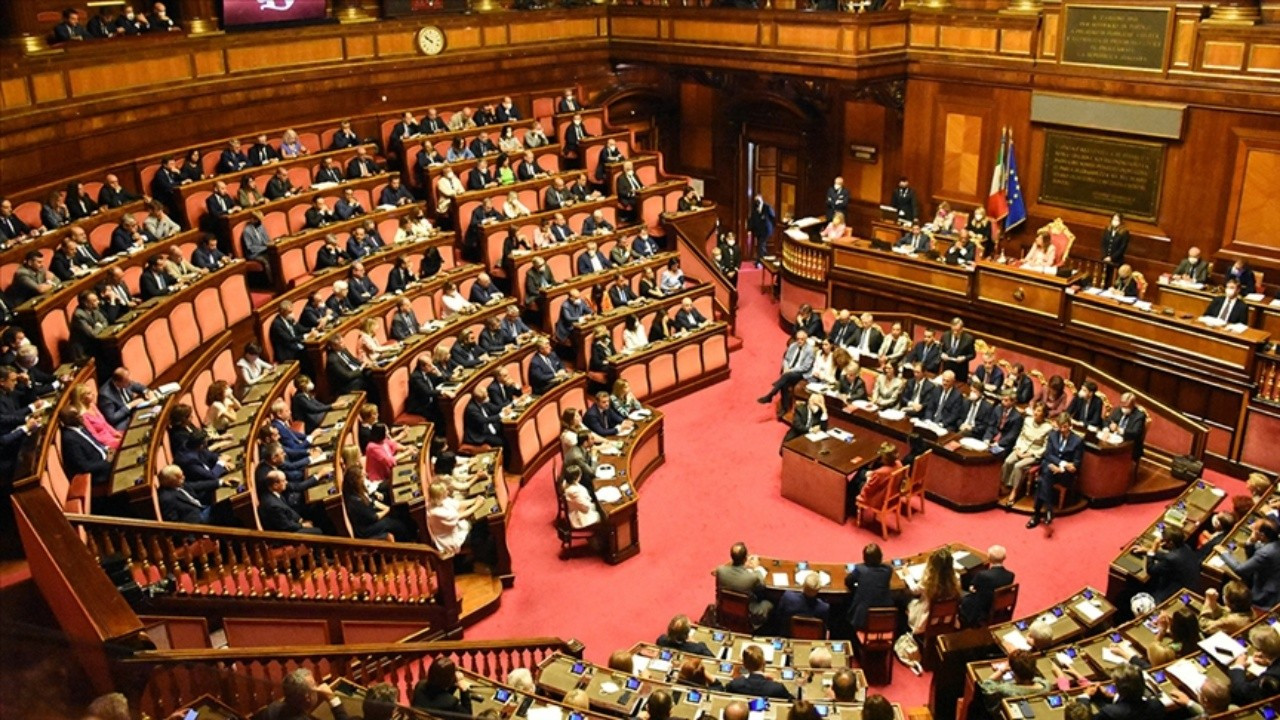İtalya'nın 2023 bütçesi parlamentodan onay aldı