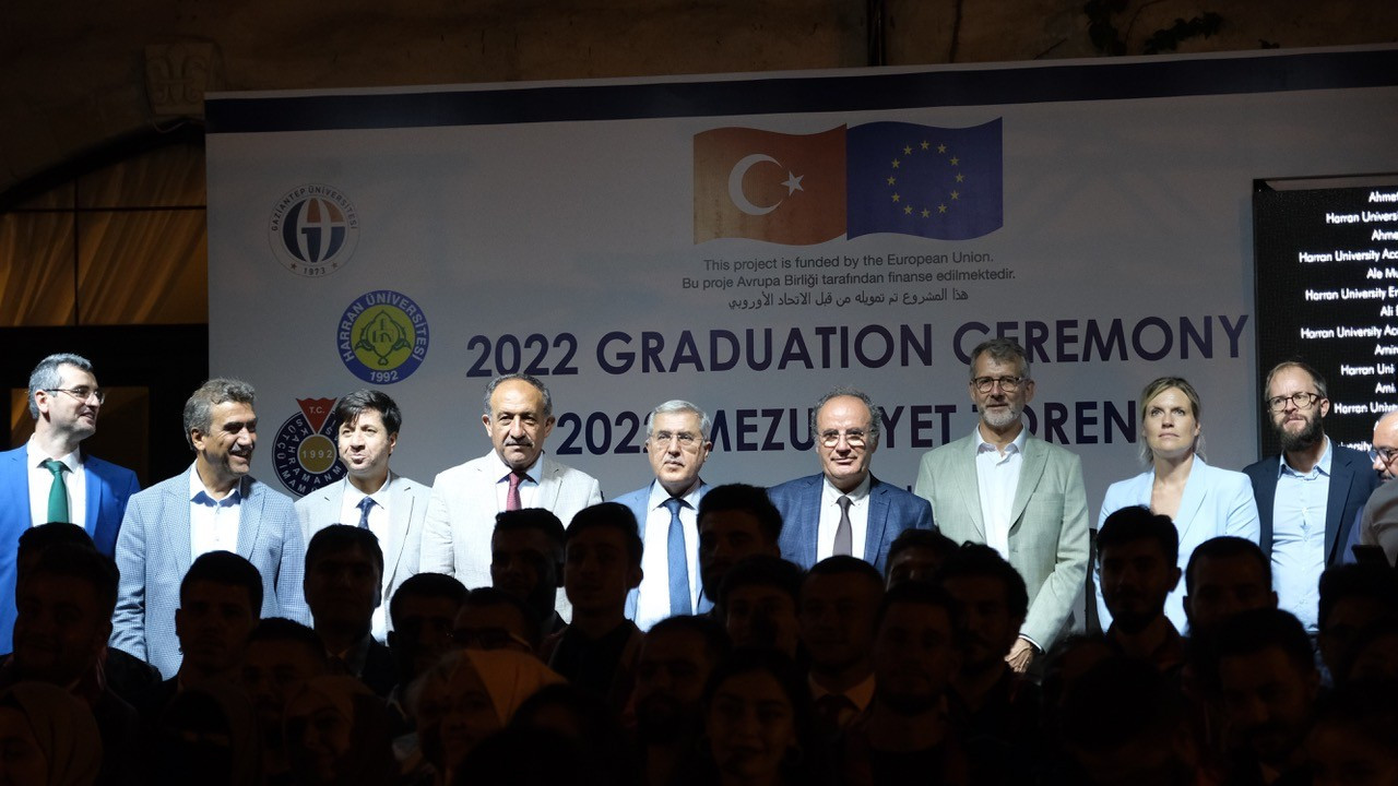 Türk ve Suriyeli öğrenciler mezuniyet töreninde bir araya geldi