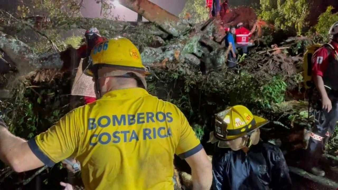 Kosta Rika'da otobüs faciası: 9 ölü, 30 kayıp