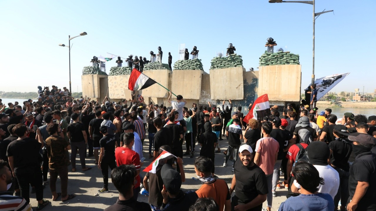 Bağdat'taki protestolara polis müdahalesi