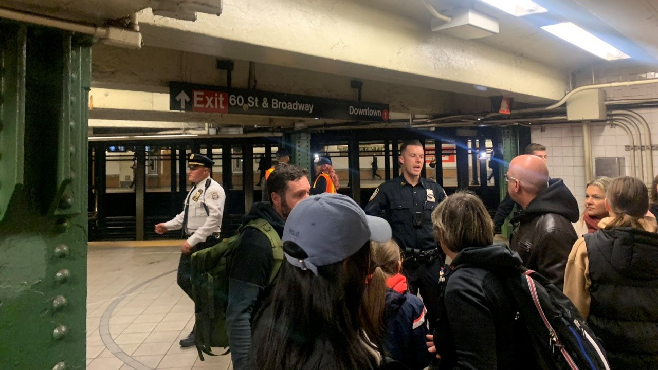 ABD'de kıyafeti metronun kapısına sıkışan kişi hayatını kaybetti