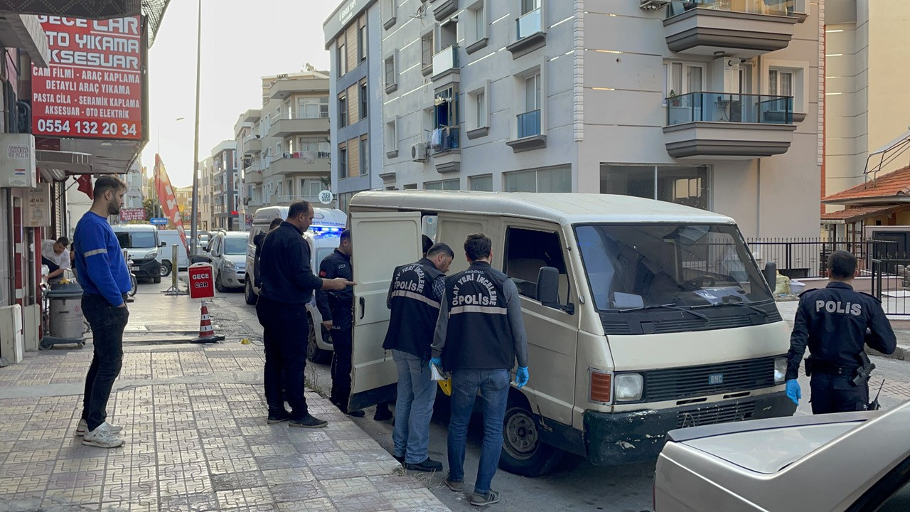 İzmir'de silahlı saldırıya uğrayan kişi hastanede yaşamını yitirdi