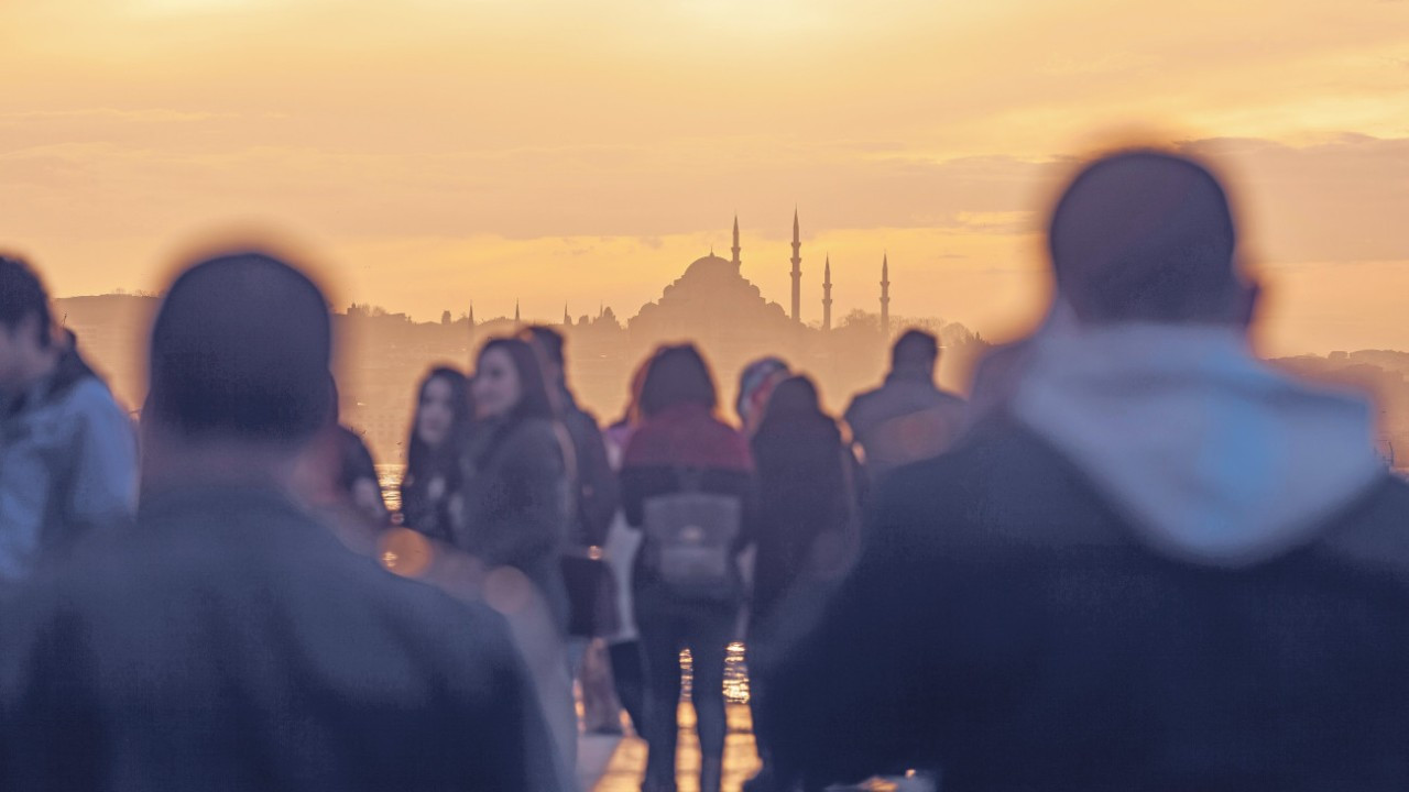 Türkiye'de her 100 kişiden 15'i genç