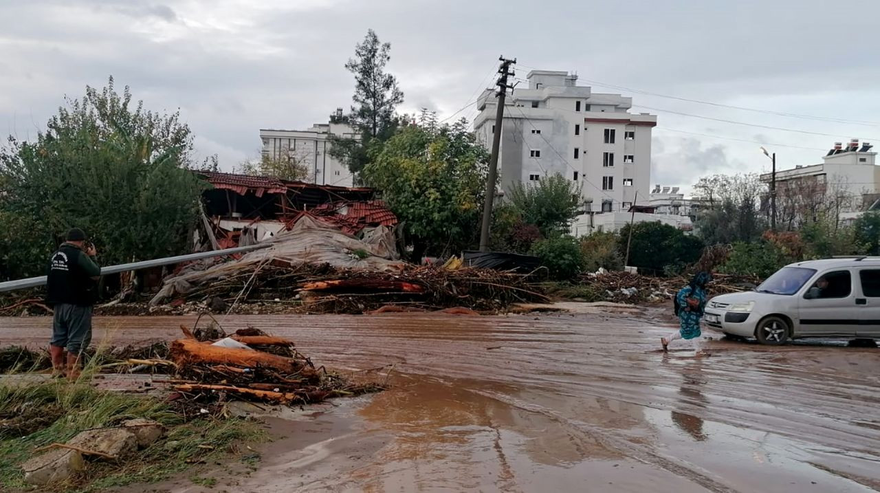 Antalya'da sel felaketi: İşte o görüntüler... - Sayfa 3