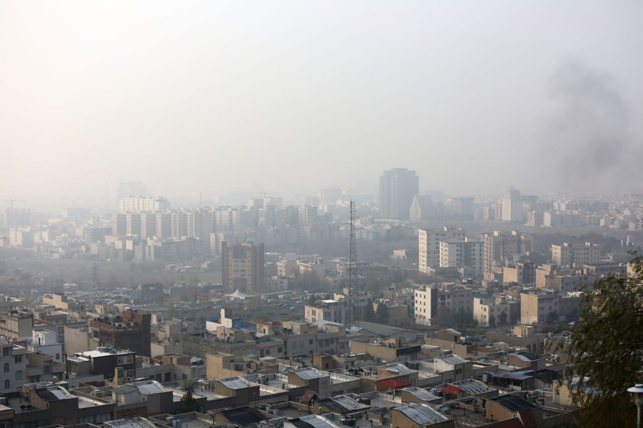 Tahran'da hava kirliliği 'kırmızı alarm' seviyesine ulaştı - Sayfa 2
