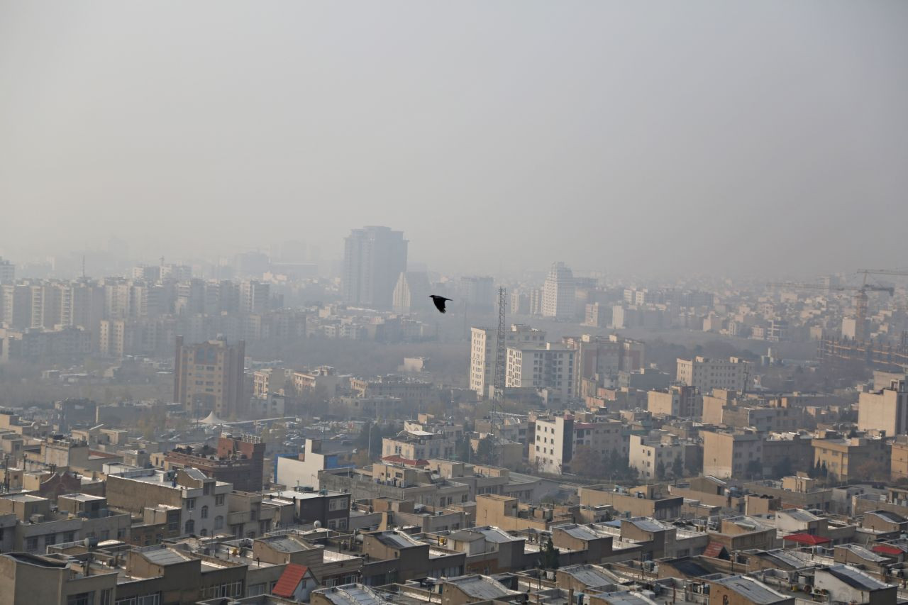 Tahran'da hava kirliliği 'kırmızı alarm' seviyesine ulaştı - Sayfa 4