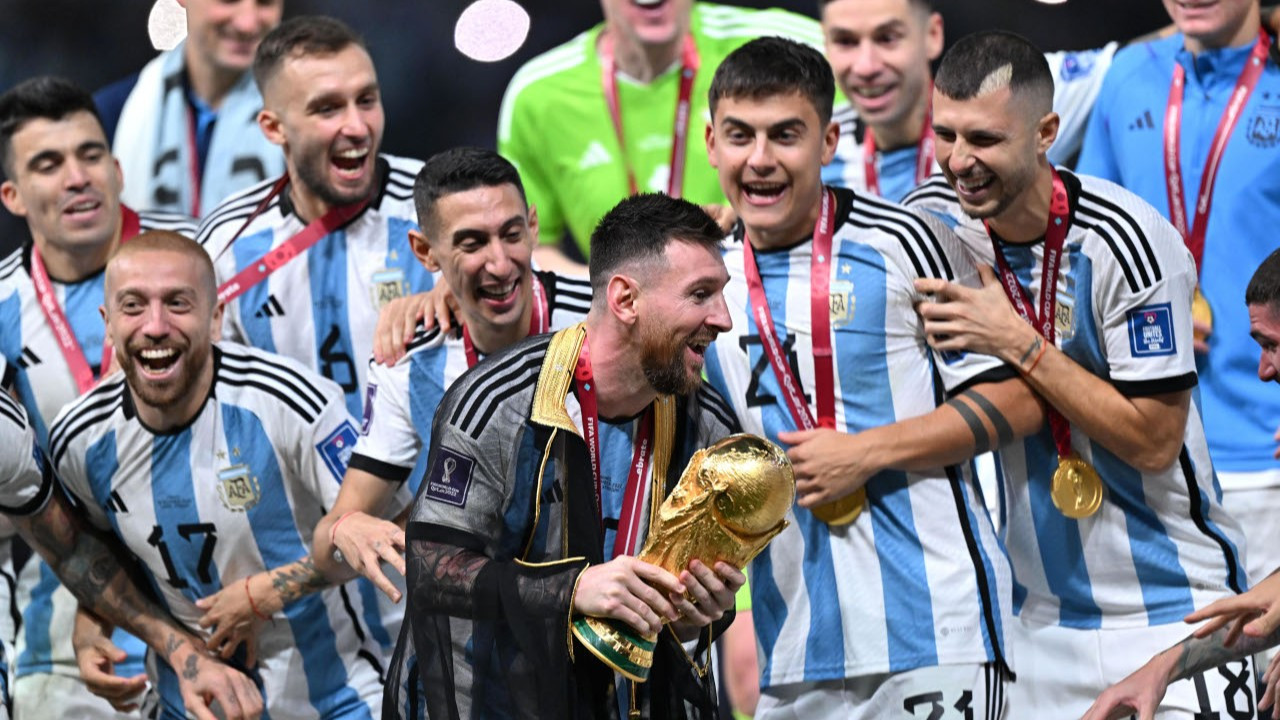 TBMM Başkanı Şentop, Dünya Kupası'nı kazanan Arjantin'i kutladı