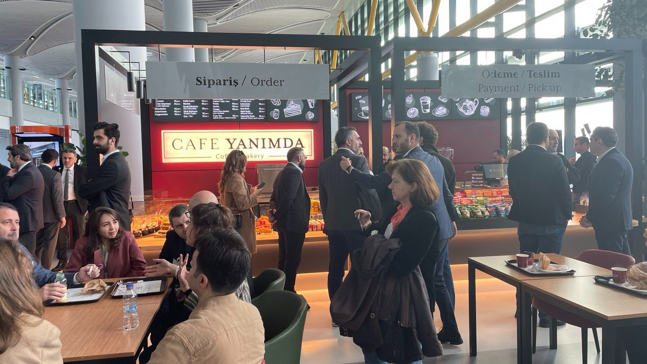 İstanbul Havalimanı'nda "engelsiz kafe" hizmete açıldı