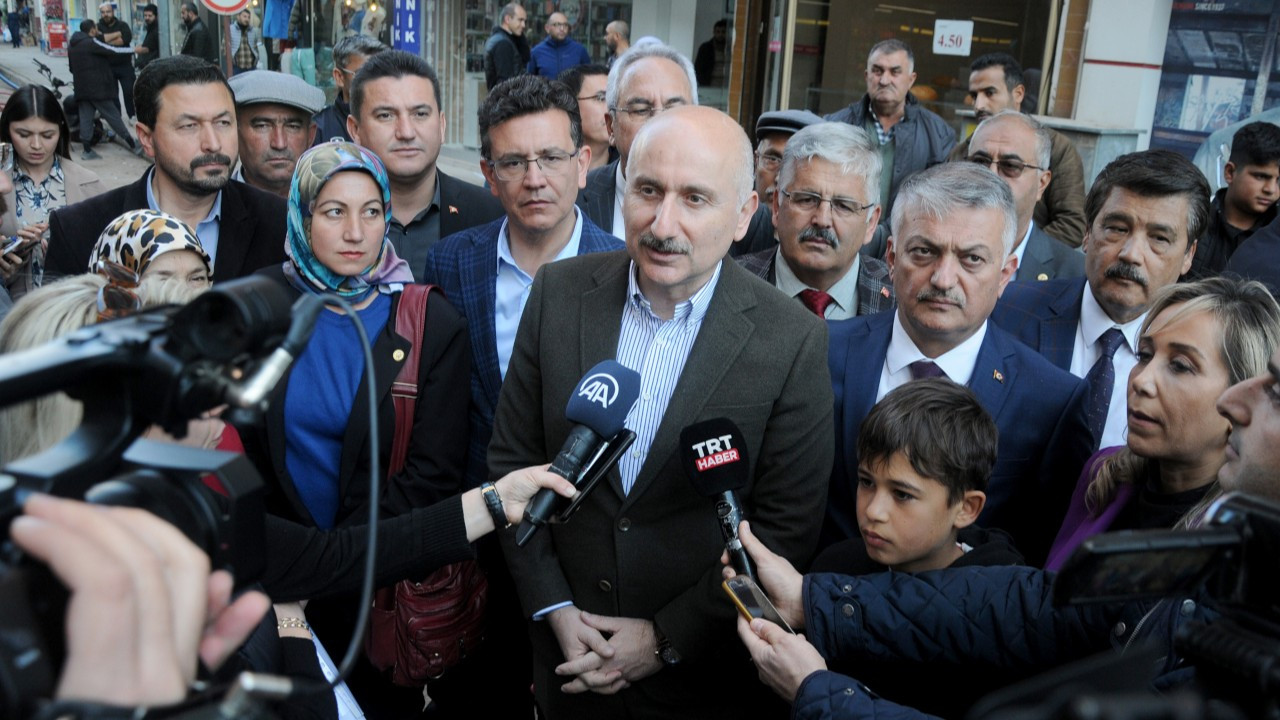 Ulaştırma ve Altyapı Bakanı Karaismailoğlu, Kumluca'da incelemelerde bulundu