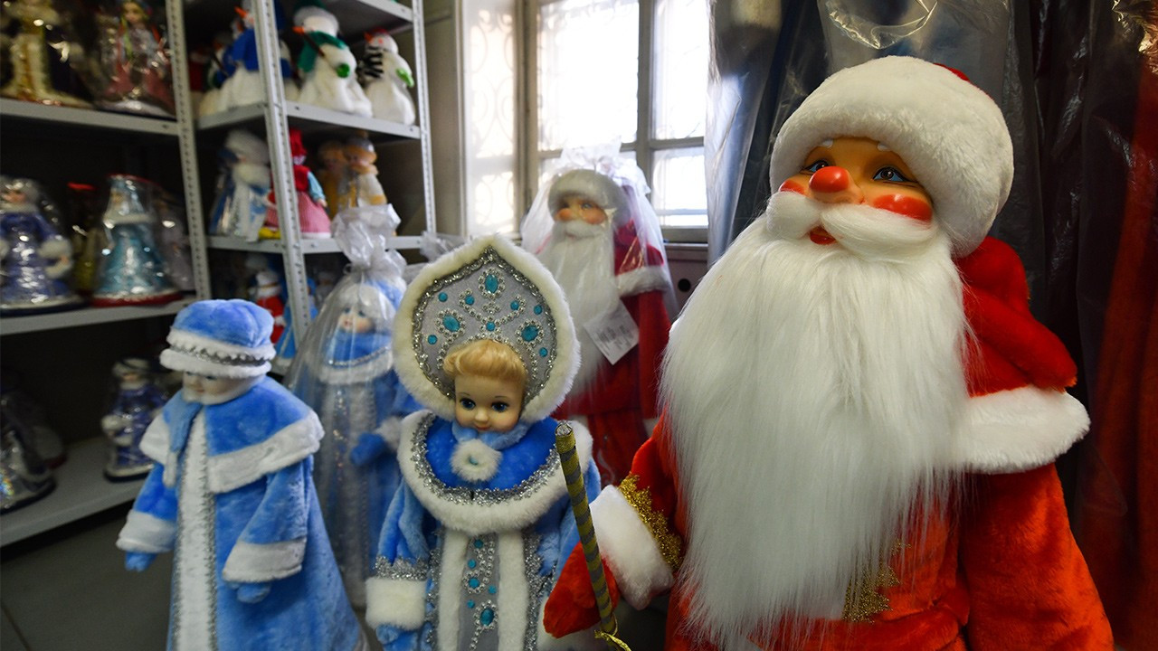Rusya'nın tarihi "Biryusinka" oyuncak fabrikası yeni yıl için hazırlanıyor