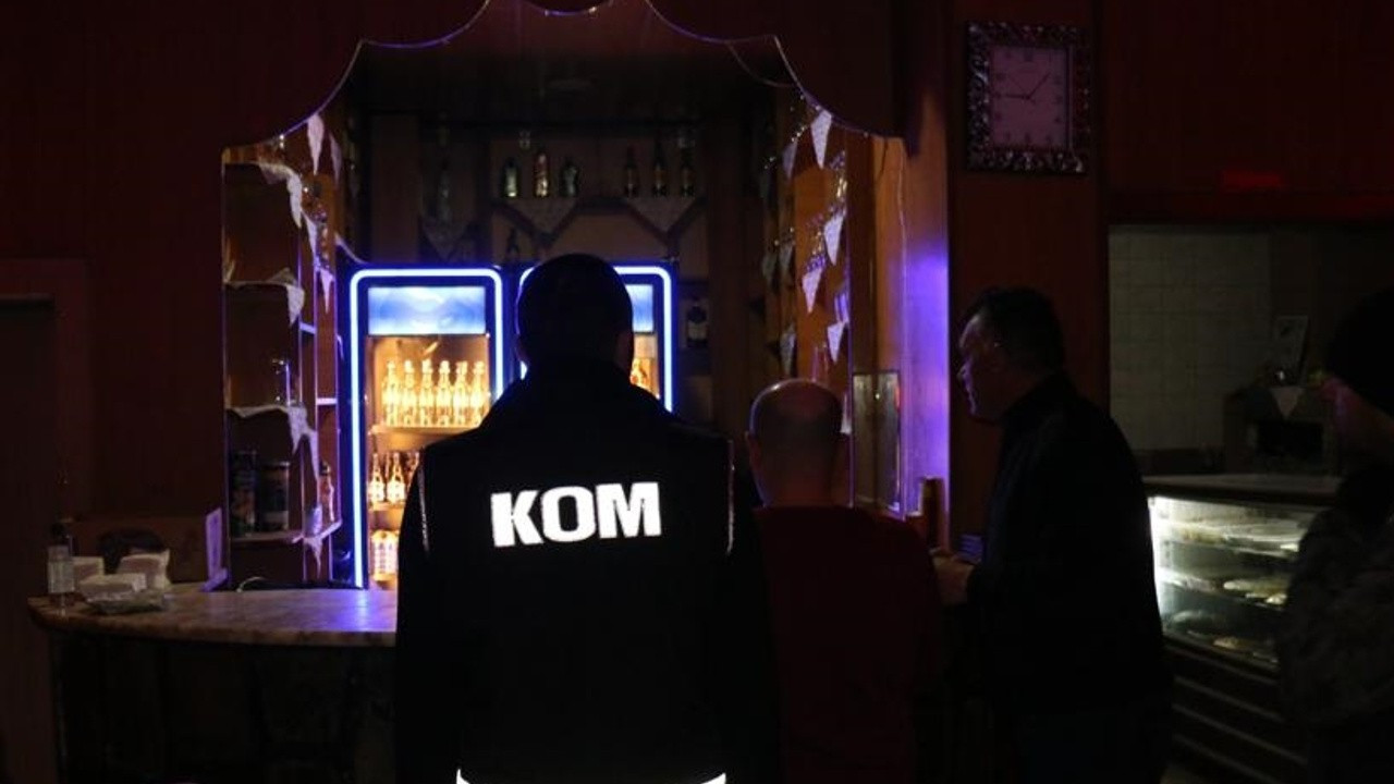 Kars'ta kaçak içki operasyonu: 4 gözaltı
