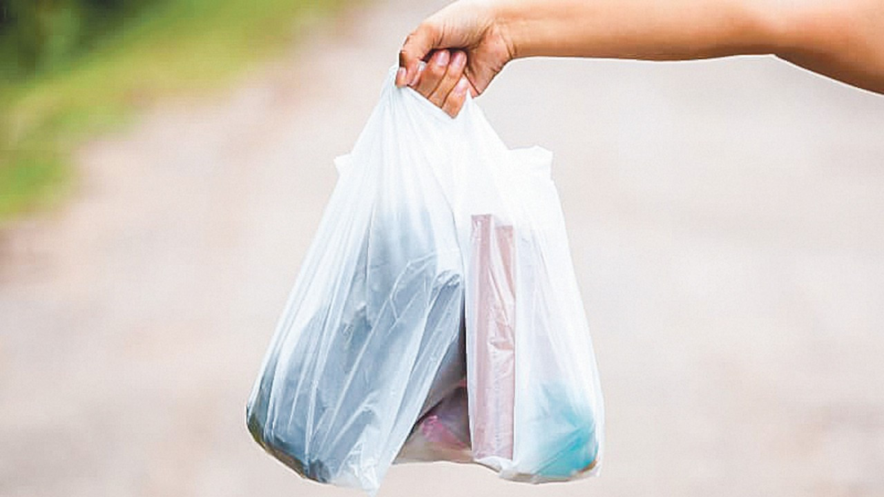 Plastik poşet uygulaması, 550 bin ton plastik atık oluşumunu engelledi