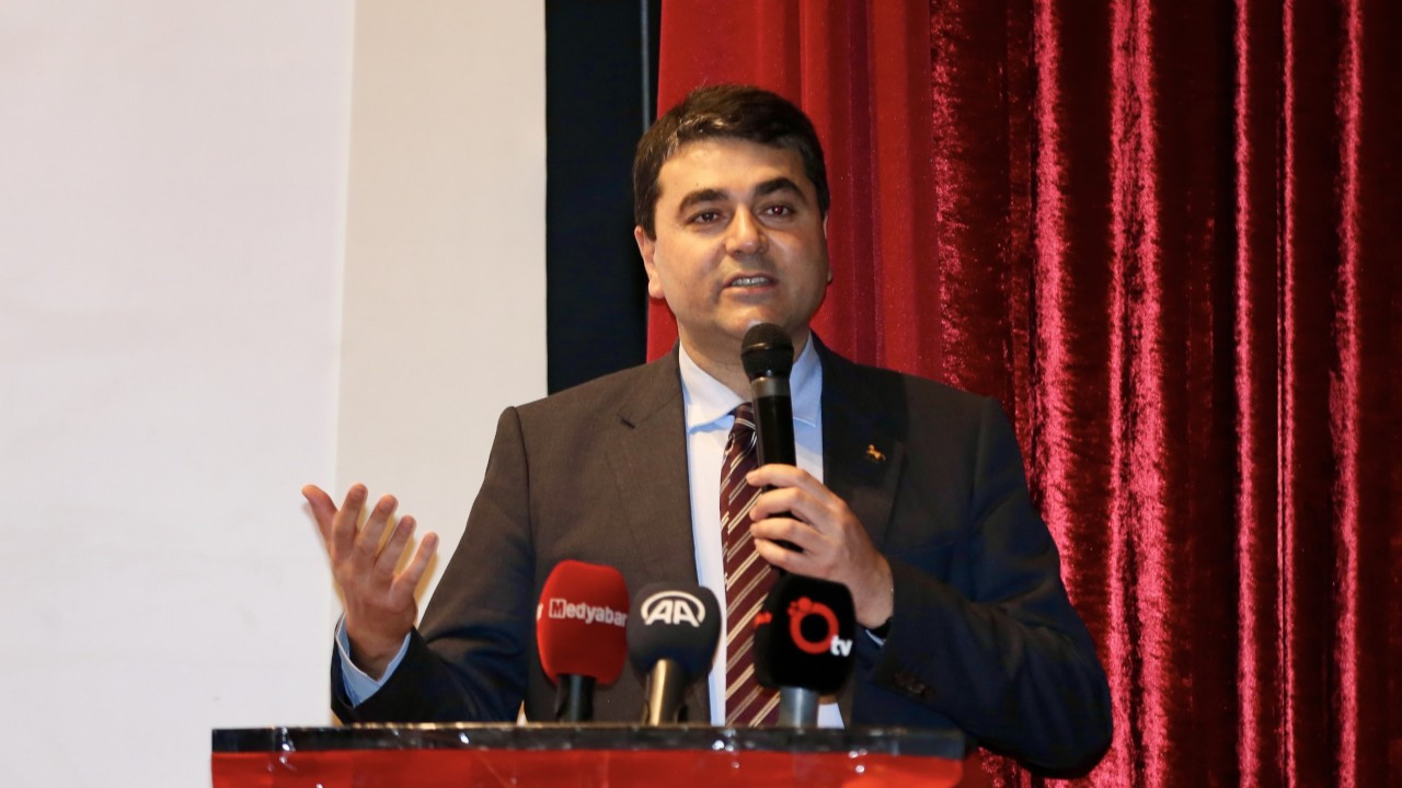 Gültekin Uysal: Türkiye'de değişimi siyasetten başlatmak zorundayız