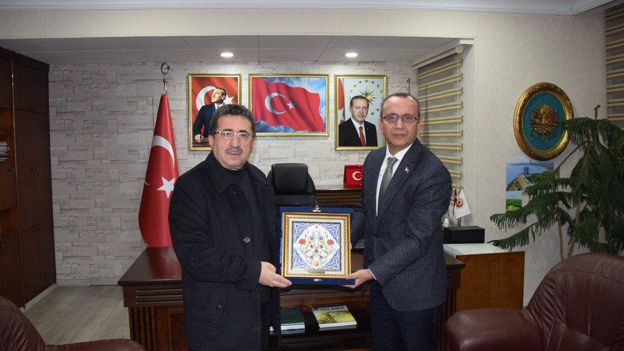 Bakan Yardımcısı Pakdil, Kahramanmaraş'ta ziyaretlerde bulundu