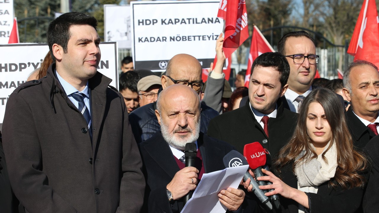 Vatan Partisi'nden HDP'nin kapatılması için nöbet eylemi