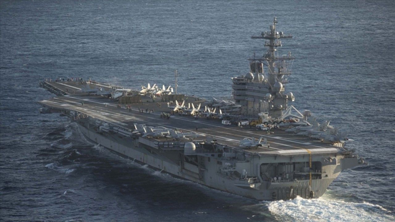 Çin ve ABD uçak gemileri Güney Çin Denizi'nde karşı karşıya geldi
