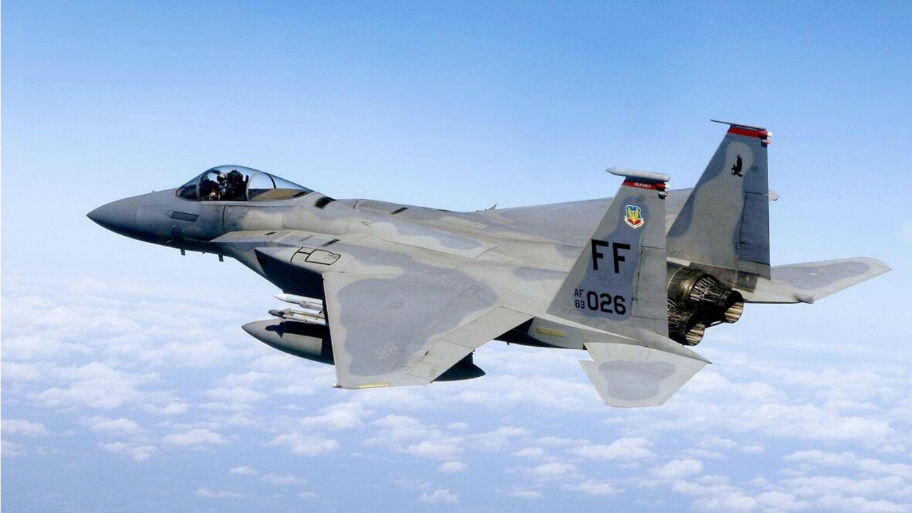 Yunan Hava Kuvvetleri'ne ait bir F-4 Phantom savaş uçağı düştü