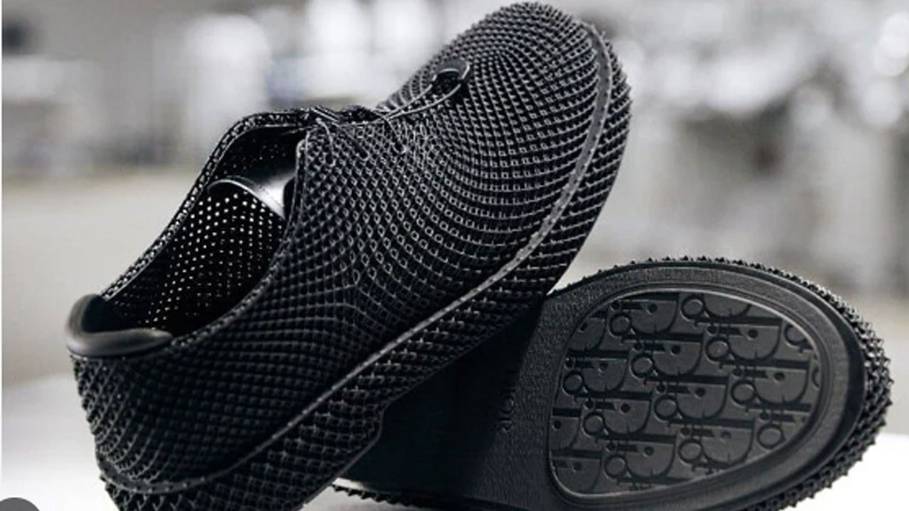 Dior 3D baskı teknolojisiyle ürettiği ayakkabıyı tanıttı