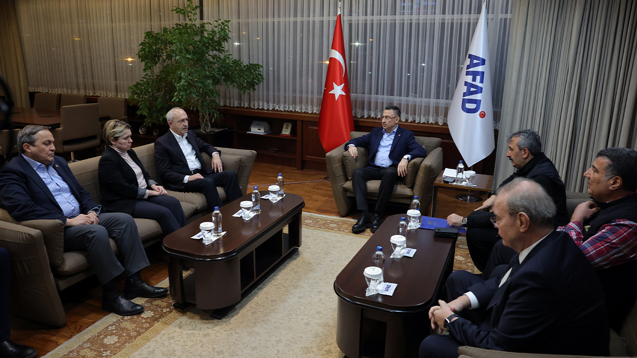 Kemal Kılıçdaroğlu'ndan AFAD'a ziyaret