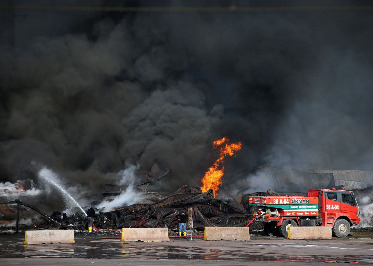 İskenderun Limanı'ndaki yangında son durum: Müdahale sürüyor - Sayfa 3