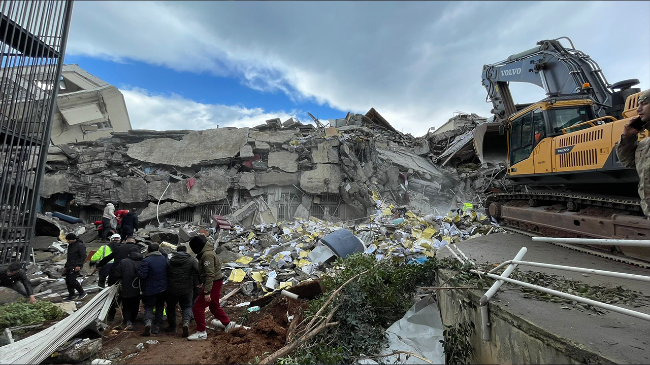 Depremlerin yarattığı büyük yıkım uydu görüntülerine yansıdı: Gaziantep yerle bir... - Sayfa 1