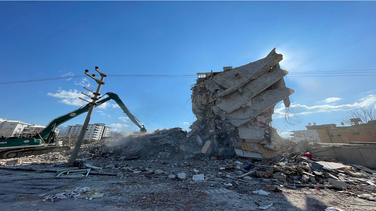 Diyanet'ten deprem bölgesi için 'kefen' açıklaması