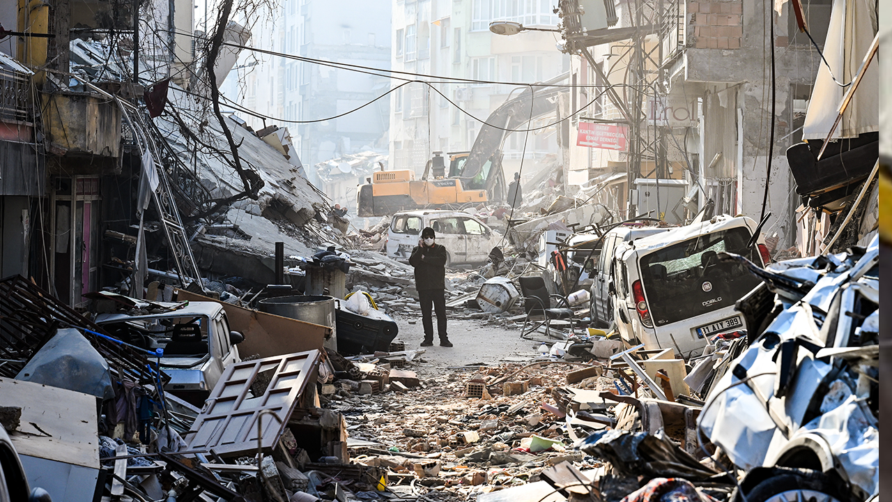 Kaç kayıp bekleniyor? İşte İstanbul’da ilçe ilçe deprem sonrası can kaybı tahminleri - Sayfa 1
