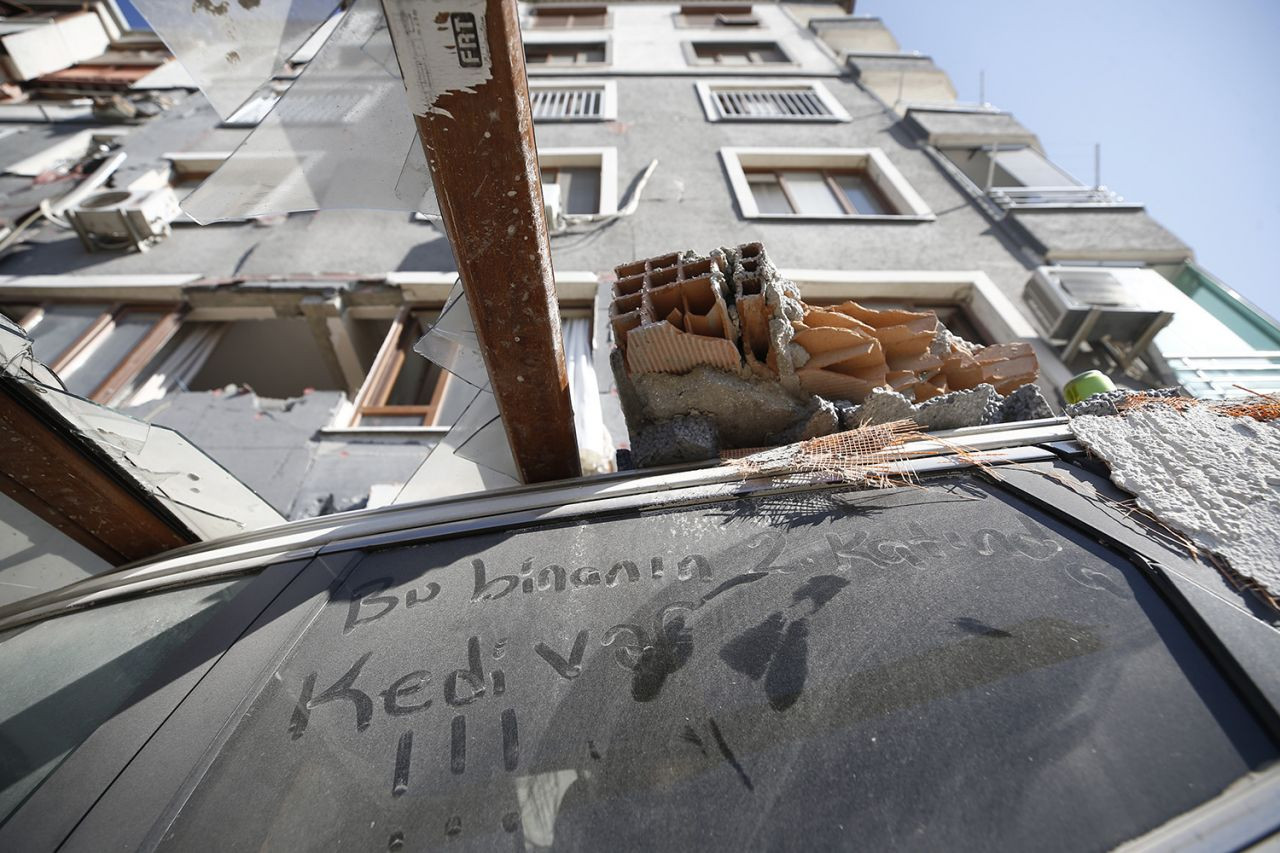 Depremin ardından Hatay'dan çarpıcı kare - Sayfa 4