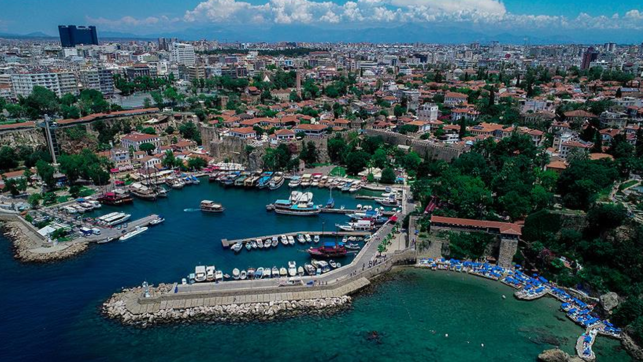 Antalya’da bir Rus, 80 daire alıp otele çevirdi