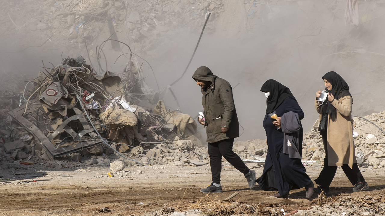 Kızılay'dan depremzede kadınlara özel WhatsApp hattı