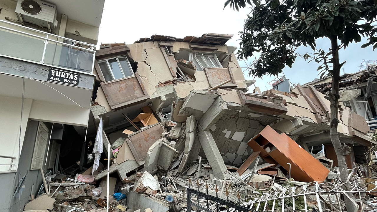 Deprem felaketinde can kaybı 42 bini geçti