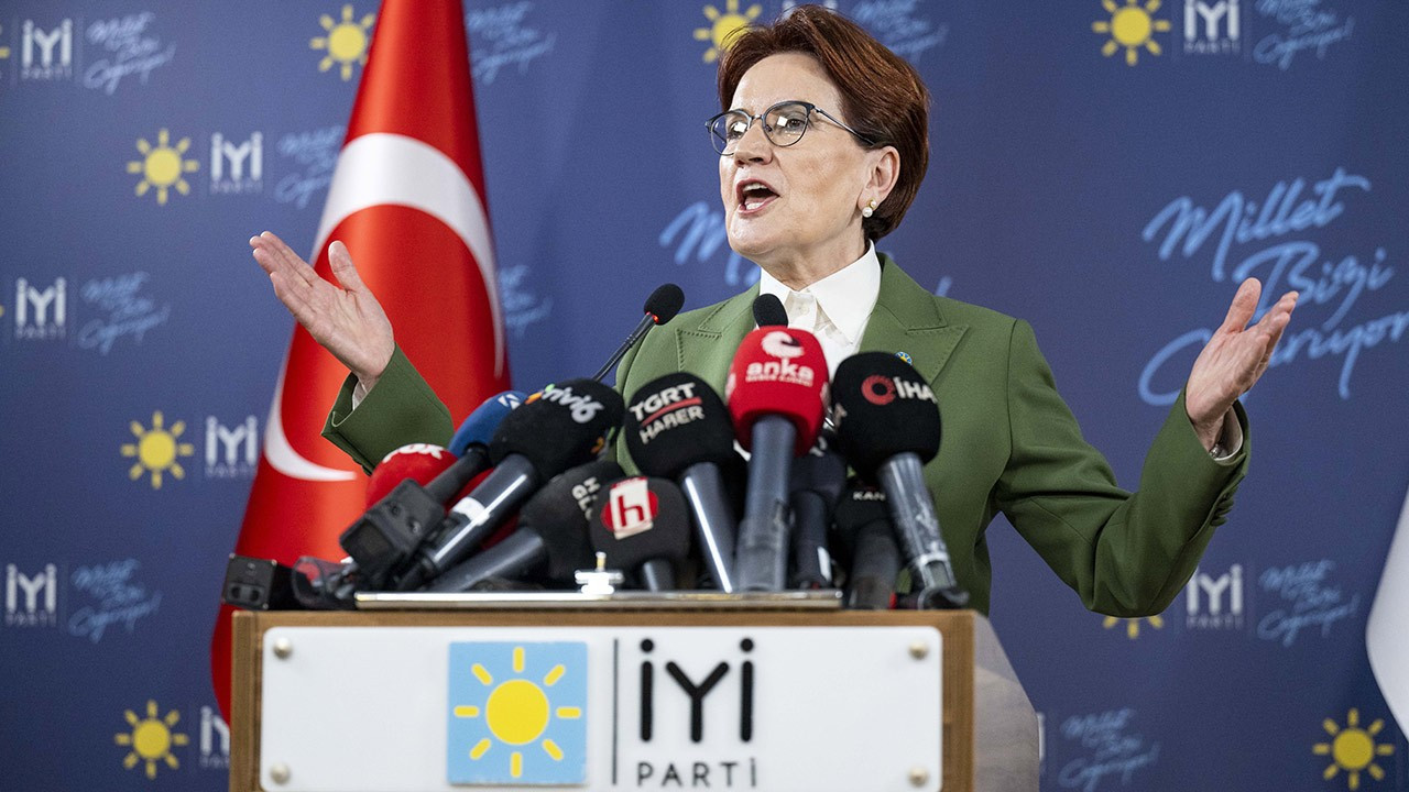 İYİ Parti Genel Başkanı Meral Akşener Bakırköy'de vatandaşları ziyaret etti