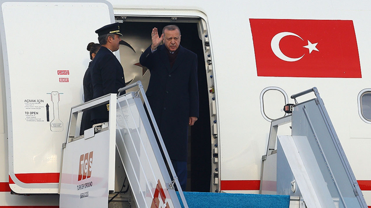 Cumhurbaşkanı Erdoğan, incelemelerde bulunmak üzere depremden etkilenen Hatay'a gitti