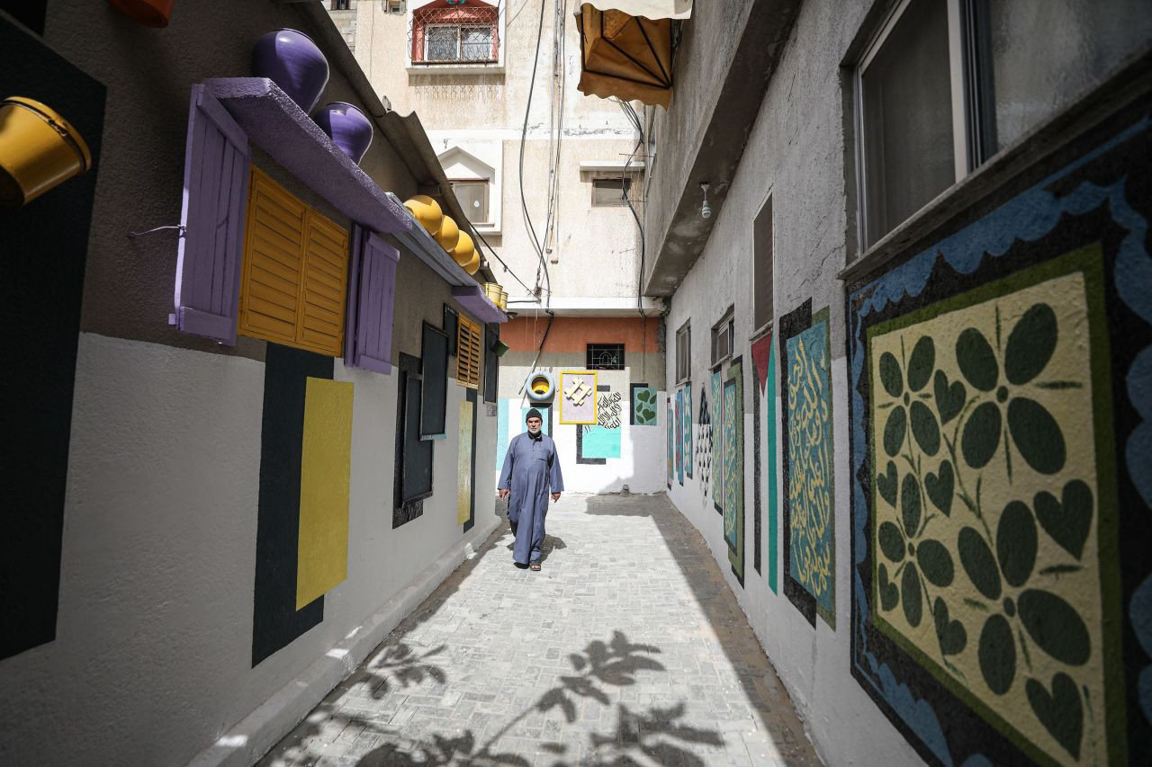 Filistinli sanatçılar duvarları rengarenk resimlerle donattı - Sayfa 2